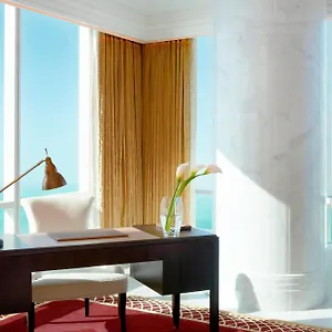 אתר נופש The St. Regis